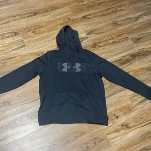 Men’s black UA hoodie